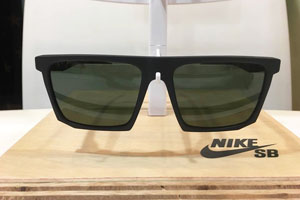 NIKE SB LEDGE MATTE BLACK GUNMETAL / GREEN