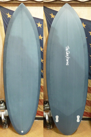 2210181 TWIN PIN SURFBOARD